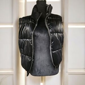 Snobbish Collection Women's Black Puffer Vest-Size-Medium